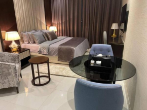 Homes2Retreat - Chic Studio in Damac Uppercrest